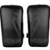 VENUM GIANT KICK PADS - BLACK/BLACK